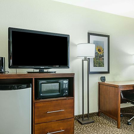 Quality Suites Springdale West I-49 Экстерьер фото