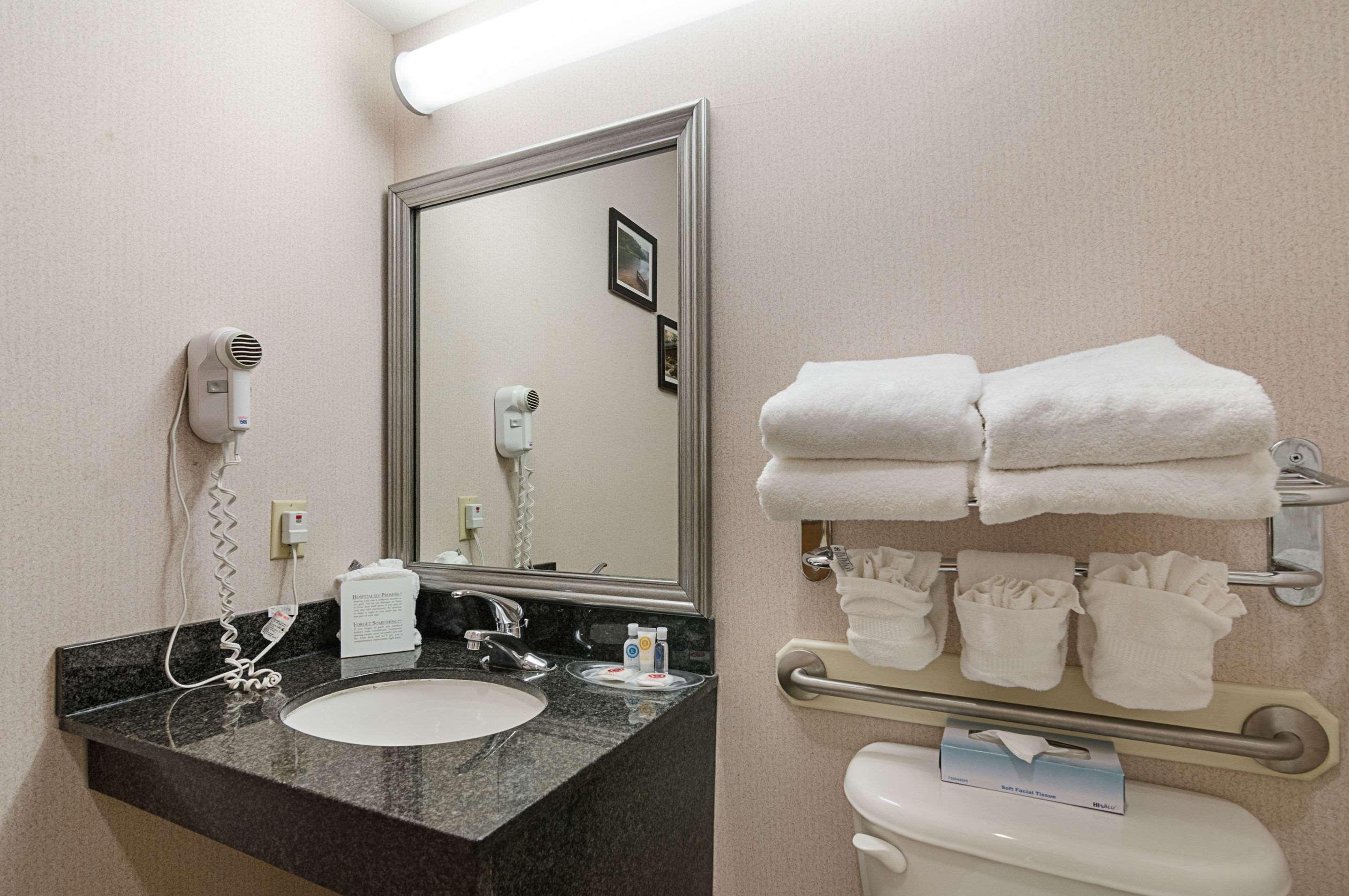 Quality Suites Springdale West I-49 Экстерьер фото