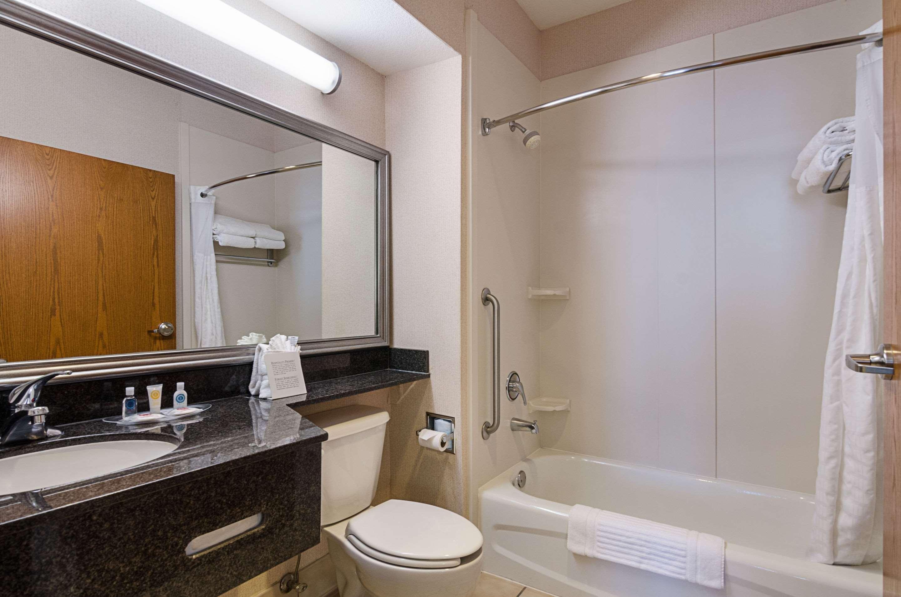 Quality Suites Springdale West I-49 Экстерьер фото