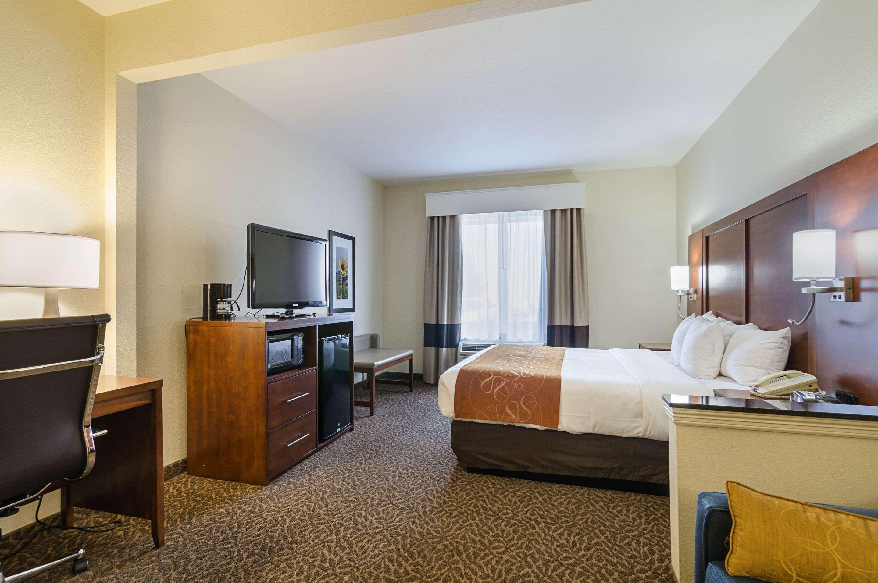 Quality Suites Springdale West I-49 Экстерьер фото
