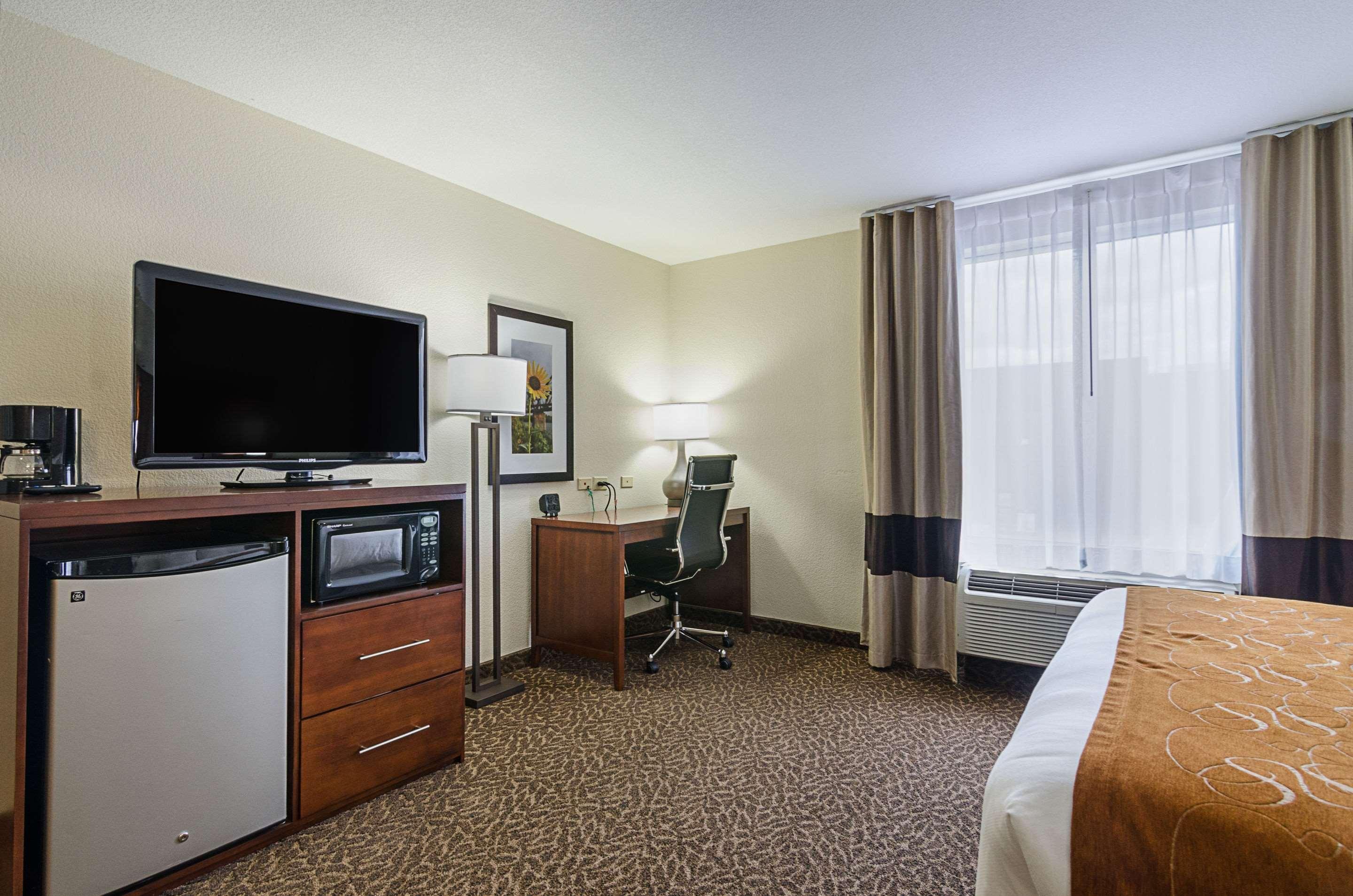 Quality Suites Springdale West I-49 Экстерьер фото