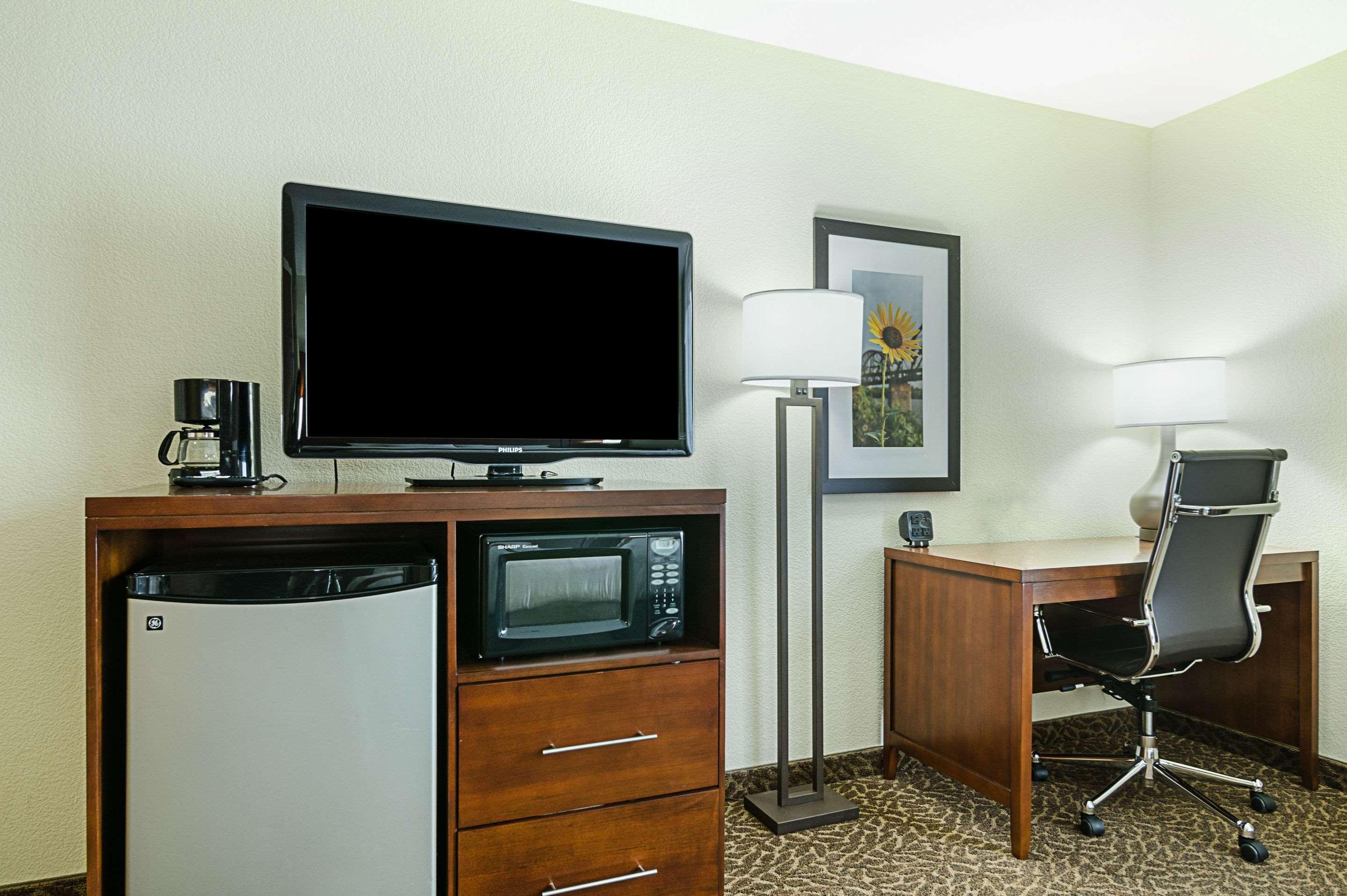 Quality Suites Springdale West I-49 Экстерьер фото